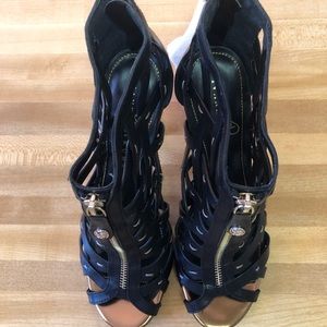 Black Ivanka Trump Heels Size 8